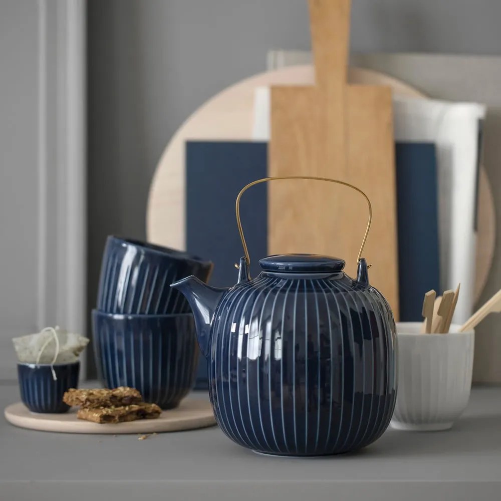 Tmavomodrý porcelánový hrnček Kähler Design Hammershoi, 200 ml
