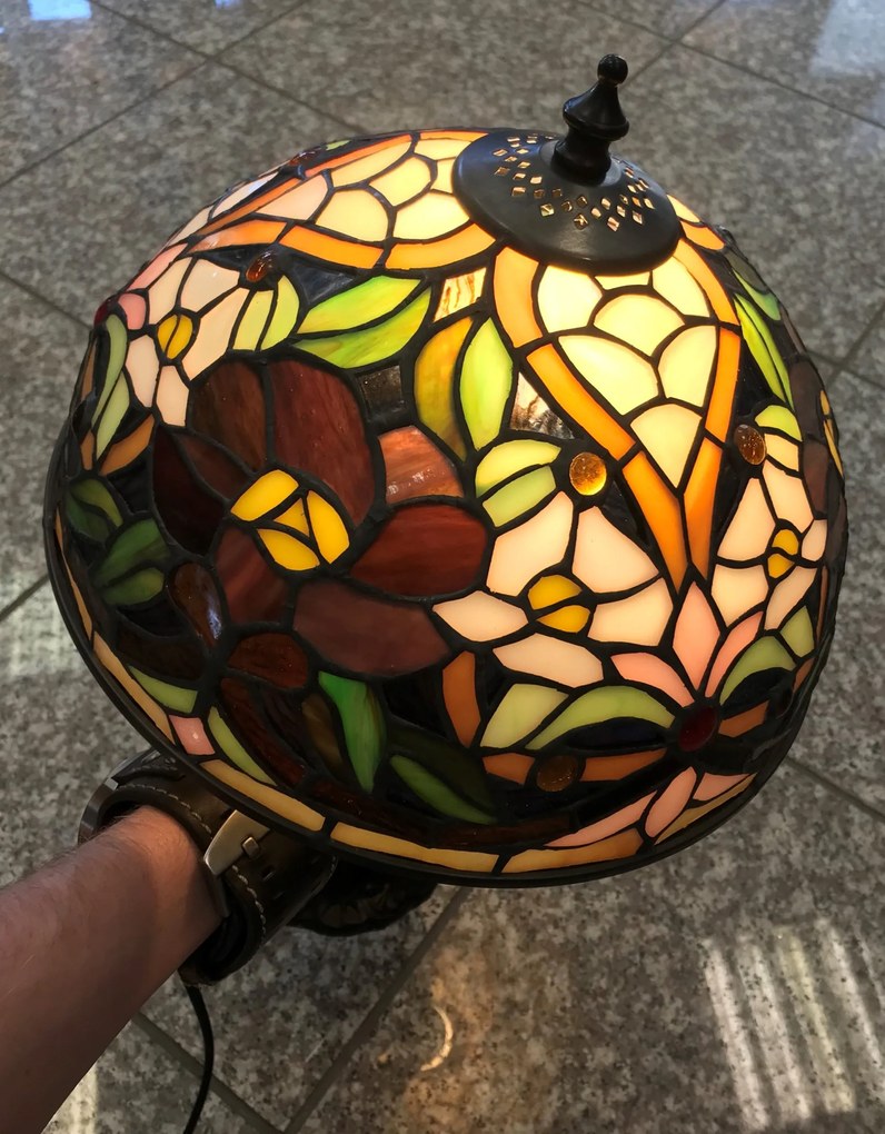 Tiffany stolná lampa do obývačky kolekcia LILY 34*Ø25