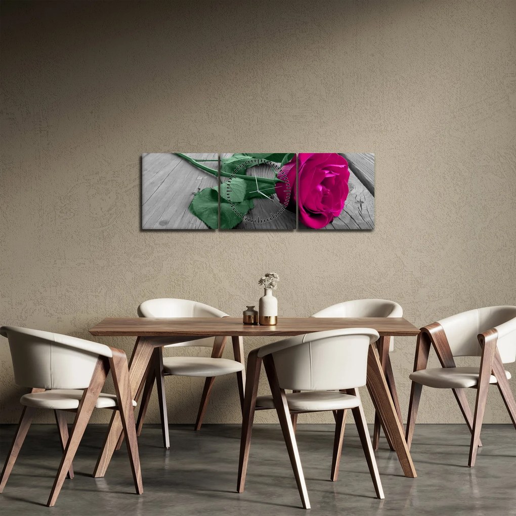 Obraz - Ružová ruža so zelenou stonkou (s hodinami) (90x30 cm)