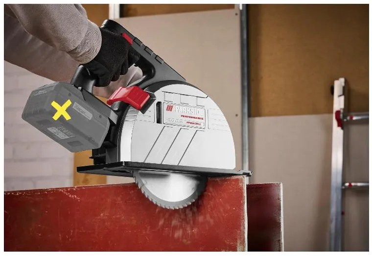 Parkside Performance® Aku ručná kotúčová píla na kov Ppmsa 20-Li A1 + Smart akumulátor 20 V/4Ah Paps 204 A1 + Nabíjačka 20 V/4,5 A PLG 20 C3 (800010589)