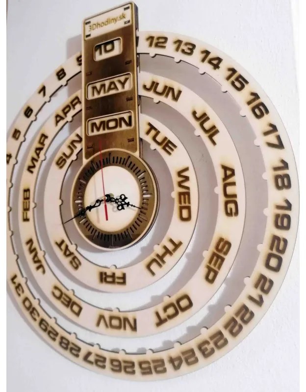 Drevený kalendár hodiny gravírované laserom l SENTOP PR0161 HODINY PREGLEJKA GB