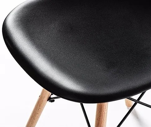 TRENDIE Jedálenská stolička BASIC čierna - škandinávsky štýl