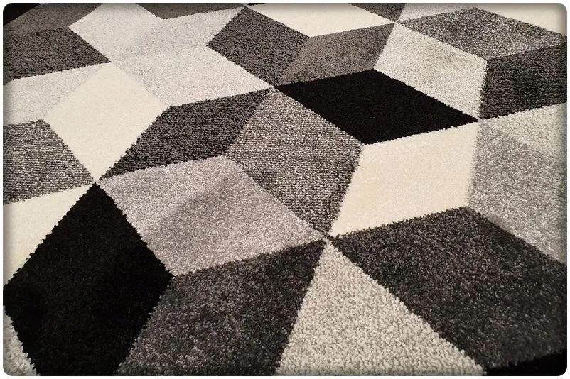 Dekorstudio Moderný koberec SUMATRA - Čierne kosoštvorce Rozmer koberca: 140x190cm