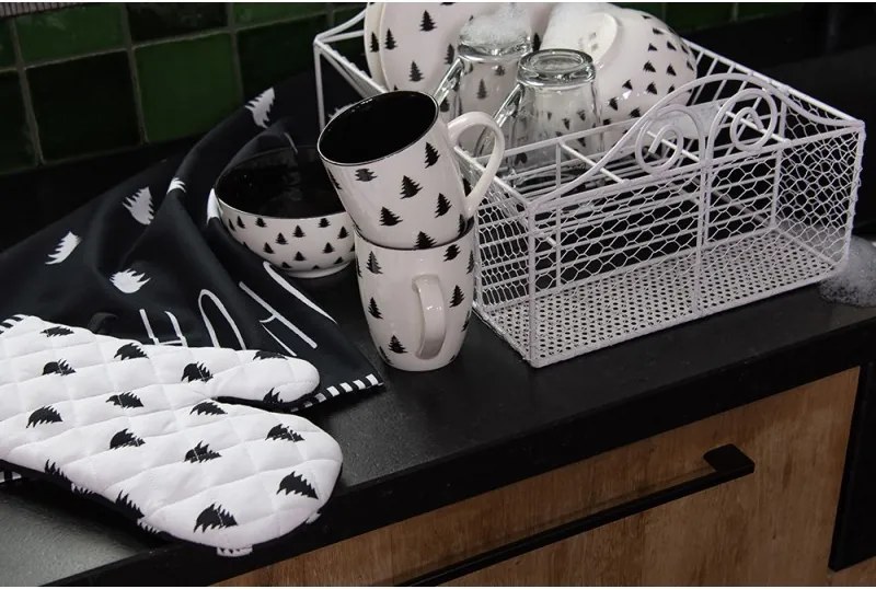 Bielo-čierny porcelánový dezertný tanier so stromčekmi Black&White X-Mas - Ø 20*2 cm