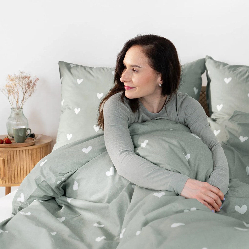 Goldea bavlnené posteľné obliečky - srdiečka na šalviovo zelenom 200 x 200 a 2ks 70 x 90 cm