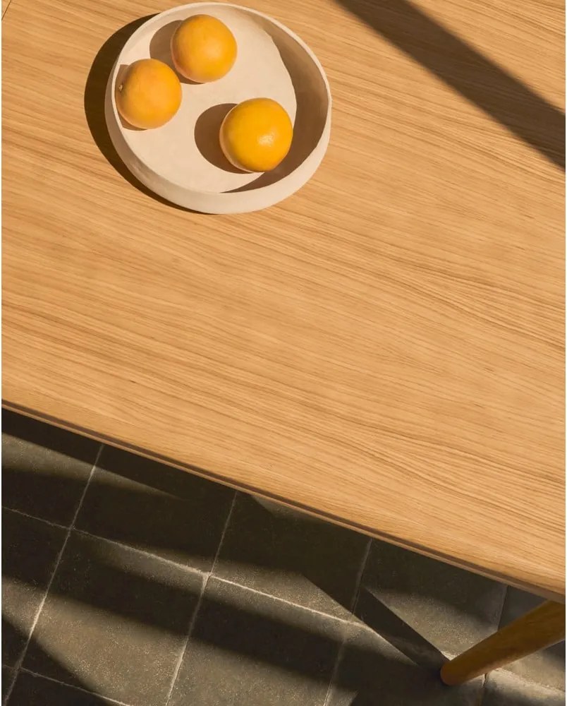 Rozkladací jedálenský stôl s prídavnou doskou v dekore duba 90x200 cm Lenon – Kave Home