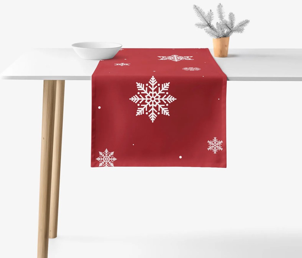 Goldea behúň na stôl 100% bavlnené plátno - snehové vločky na červenej 35x140 cm