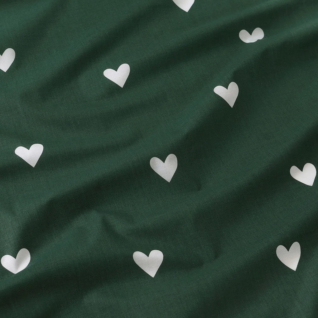 Goldea vianočná bavlnená napínacia plachta - srdiečka na tmavo zelenom 80 x 200 cm