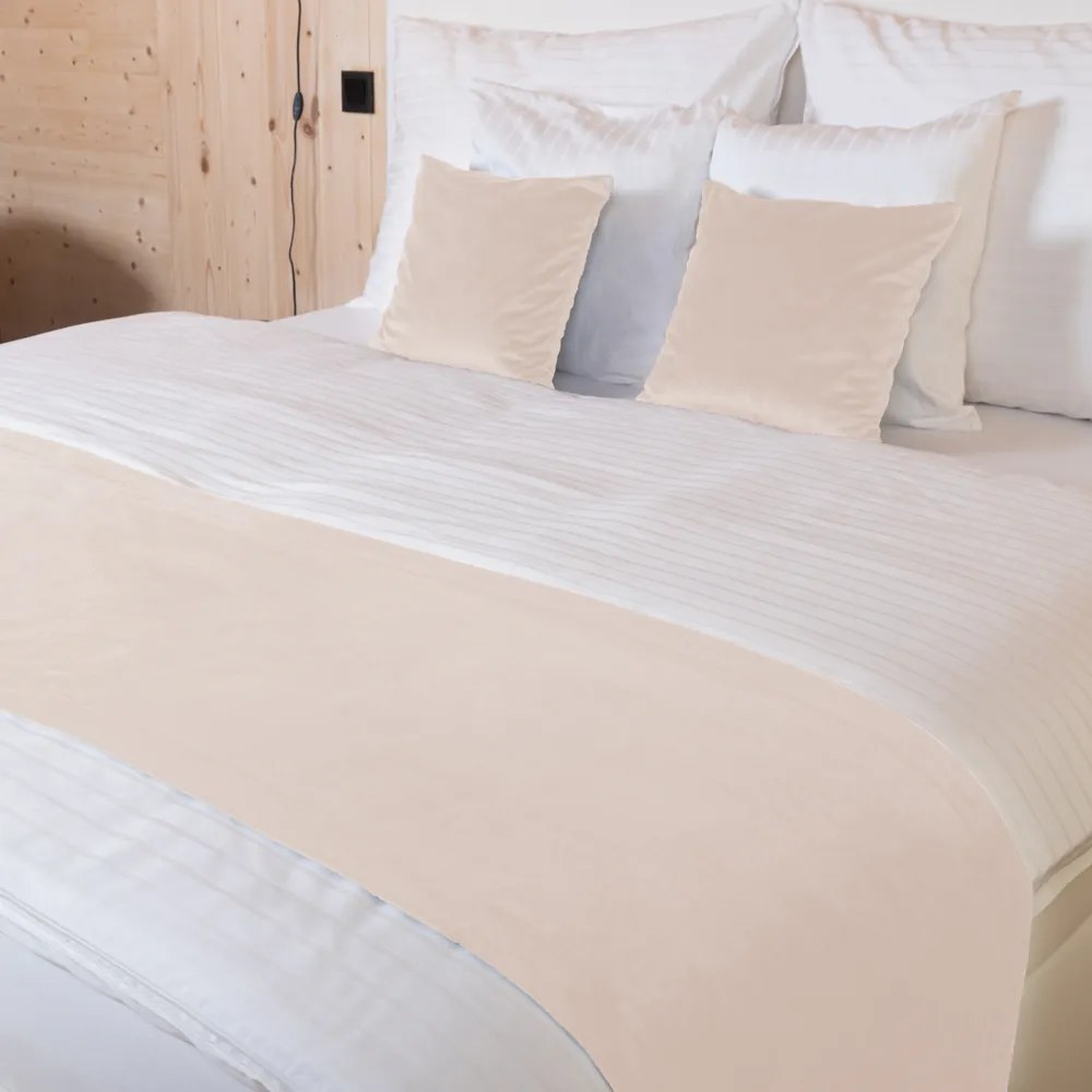 Biante Zamatový prehoz/behúň na posteľ Velvet Prémium SVP-020 Béžový 50x220 cm
