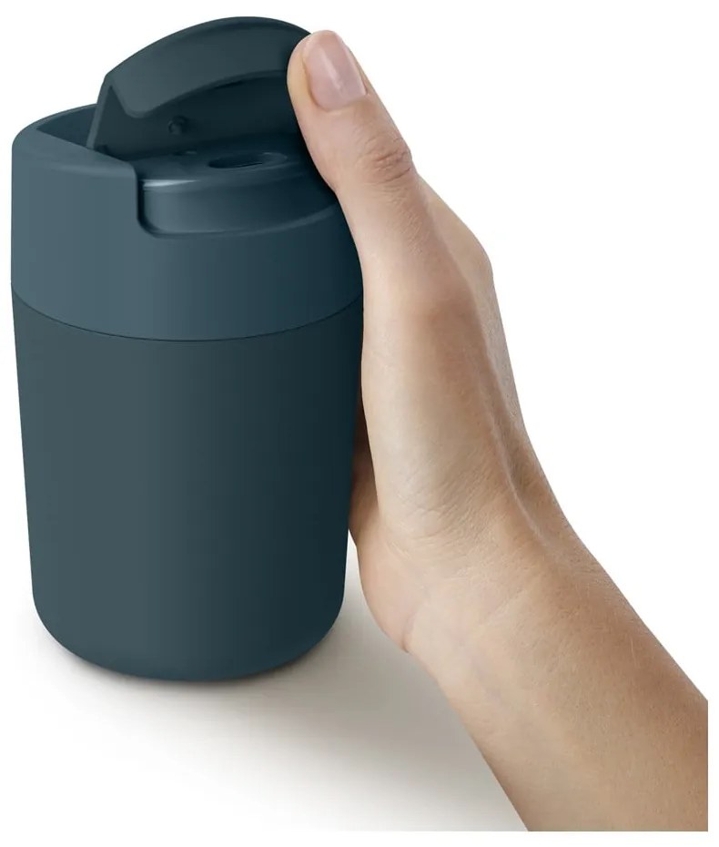 Tmavomodrý cestovný hrnček 340 ml Sipp – Joseph Joseph