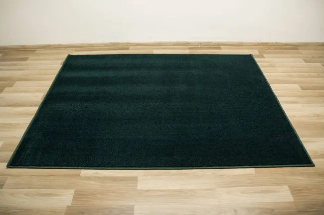 Metrážny koberec Eternity Speciaal 40 fľaškovo zelená