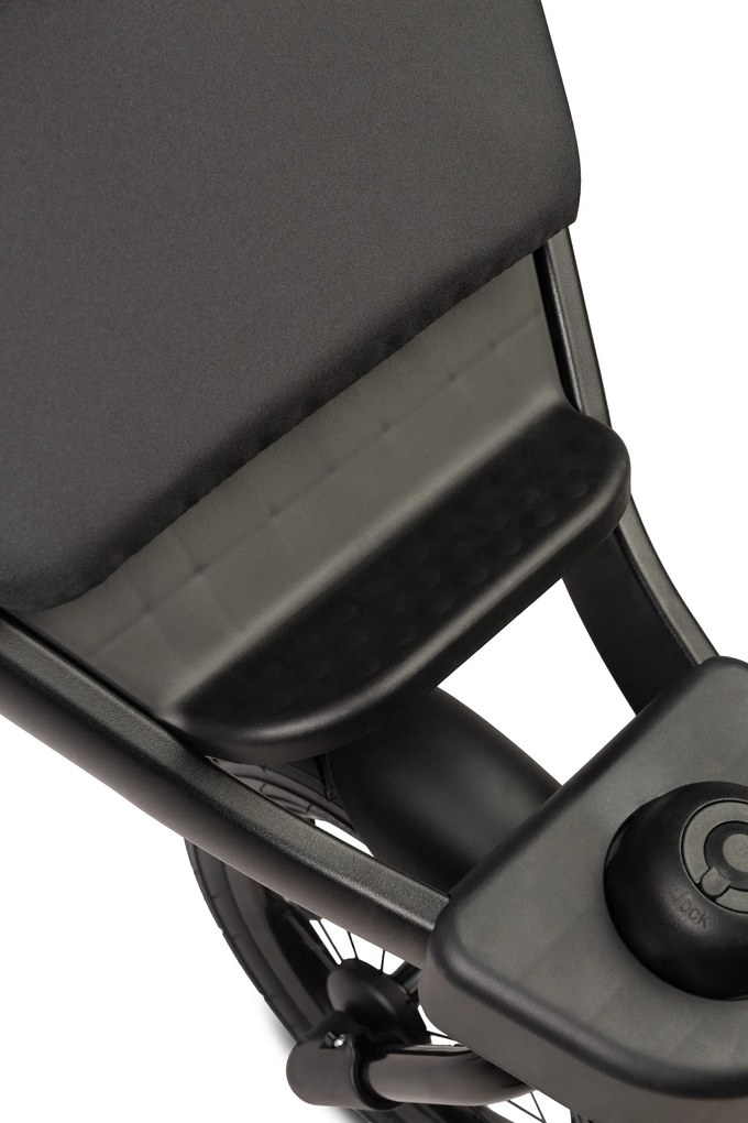 Športový Kočík Caretero Lima Deluxe Black