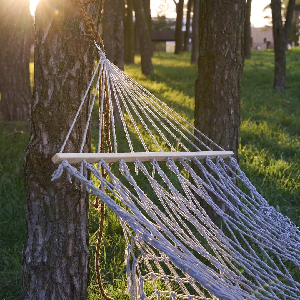 Záhradná hojdacia sieť KIK boho s dreveným rámom, 200 cm, sivá