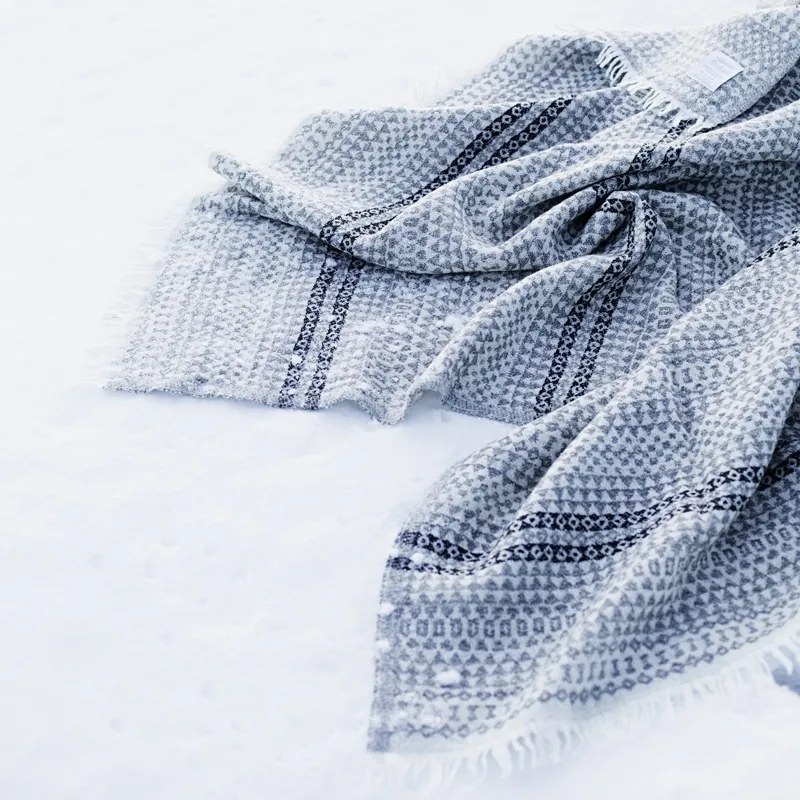 Vlnená deka Aino 130x170, sivo-čierna
