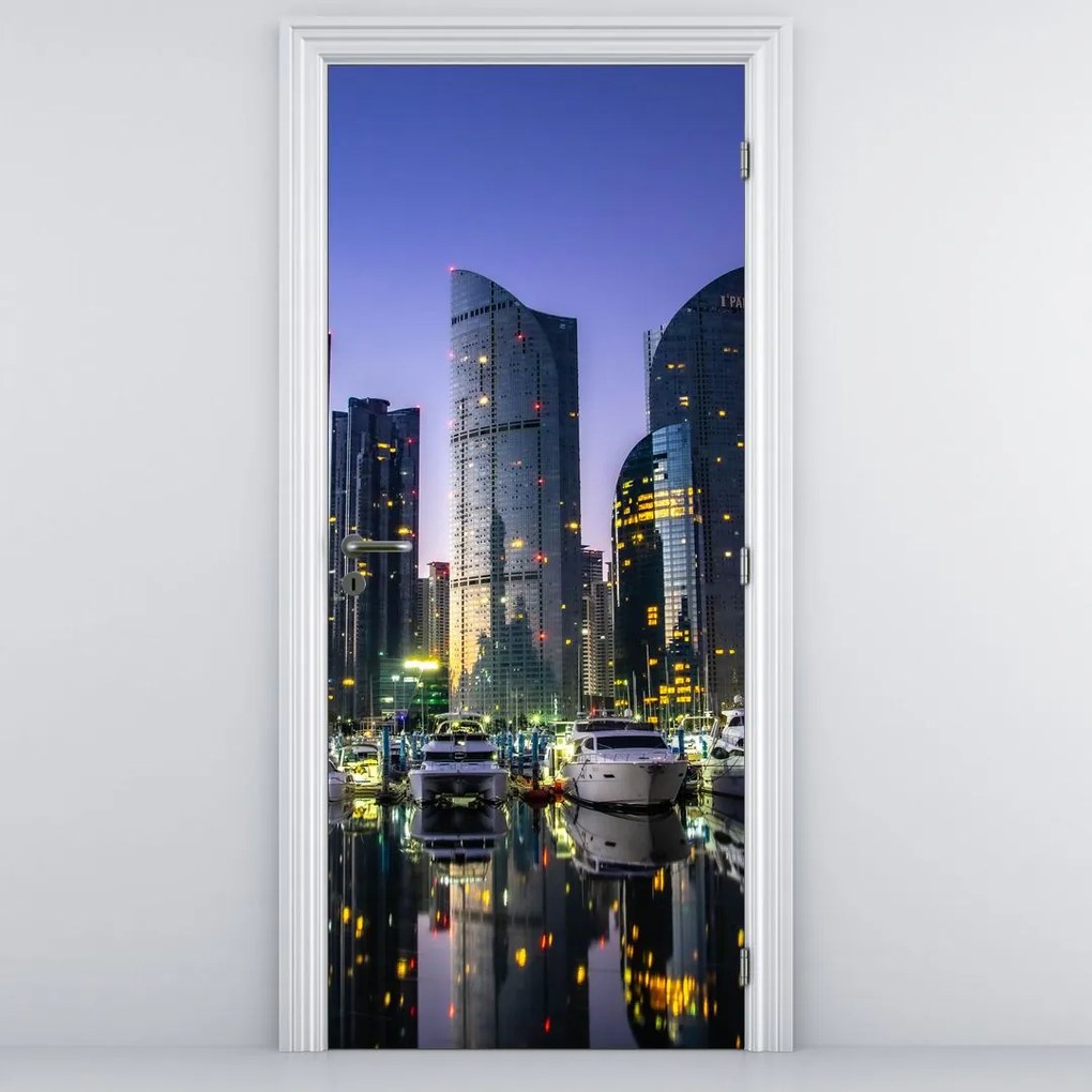 Fototapeta na dvere - Jachty a Mrakodrapy (95x205cm)