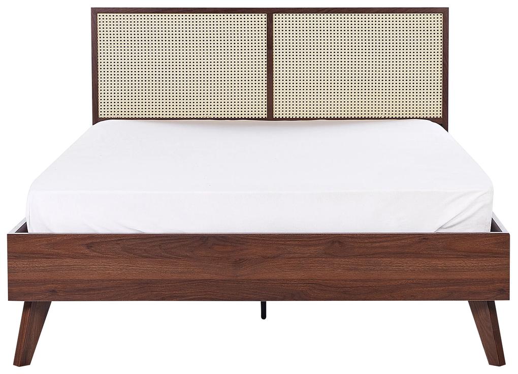 Ratanová posteľ 140 x 200 cm tmavé drevo MONPAZIER Beliani