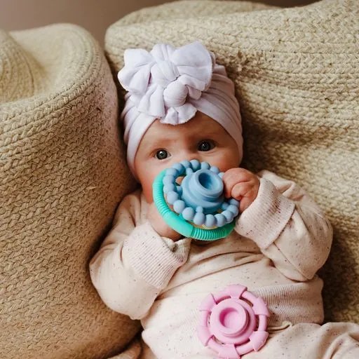 Skladacia pyramída s hryzadielkami, pastelová