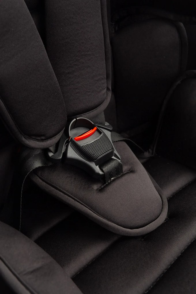 Autosedačka CARETERO FALCON I-size 76-150 cm Farba: Black