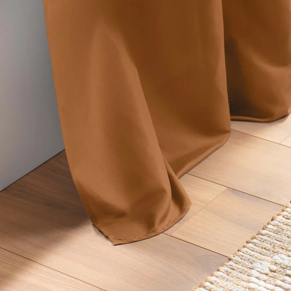 Hnedý záves z mikrovlákna 140x260 cm Absolu – douceur d'intérieur