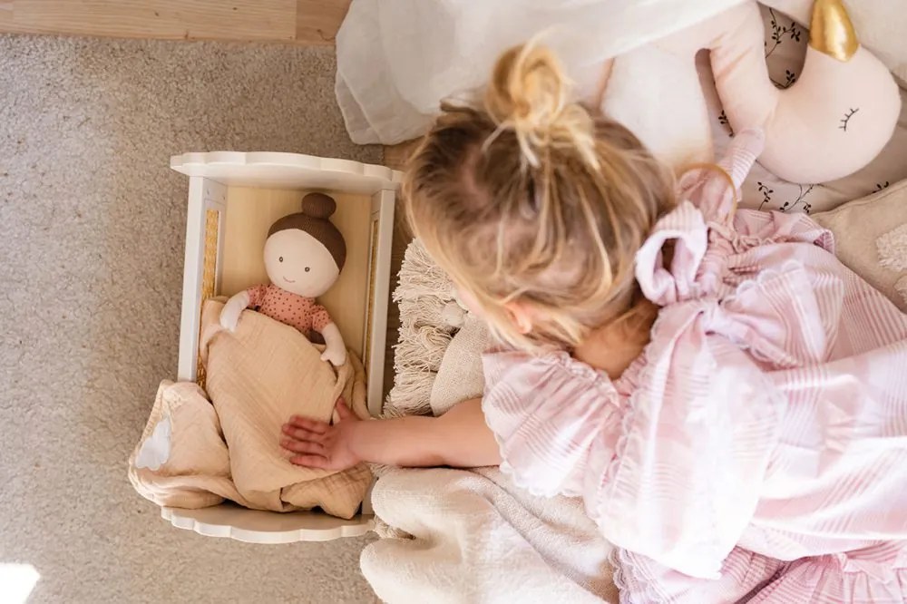 Dřevěná kolébka pro panenku