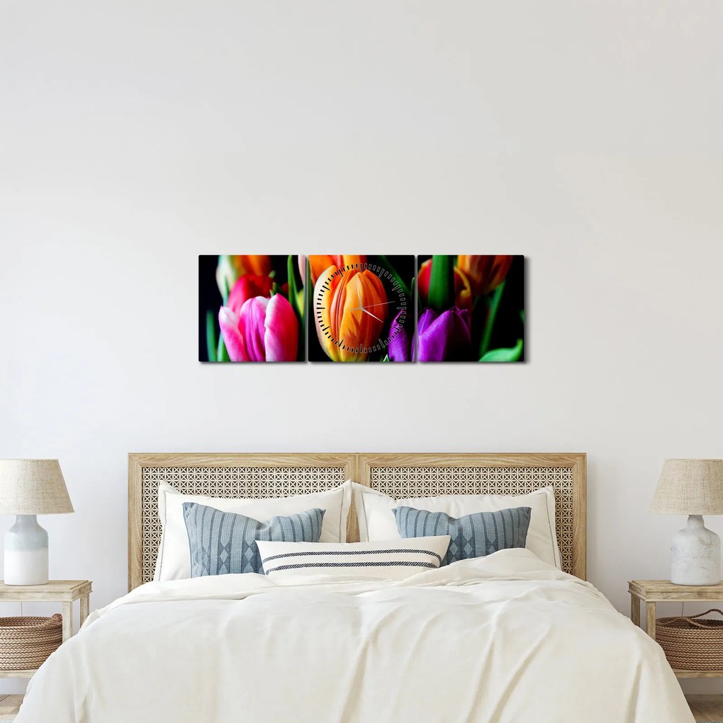 Obraz tulipánov na čiernom pozadí (s hodinami) (90x30 cm)