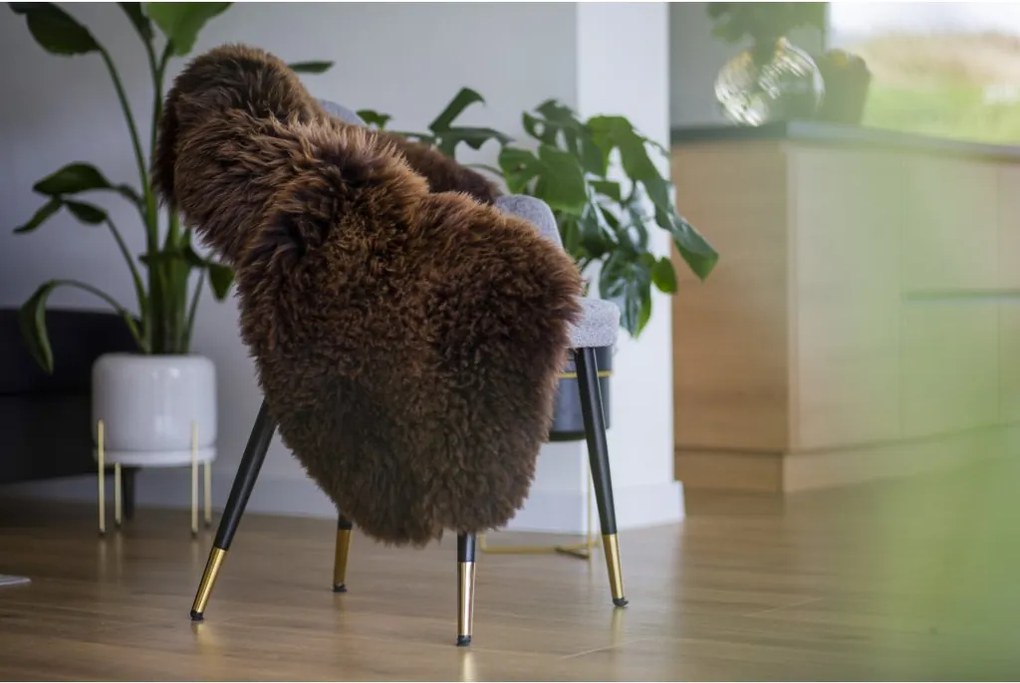 Ovčia kožušina tmavo hnedá