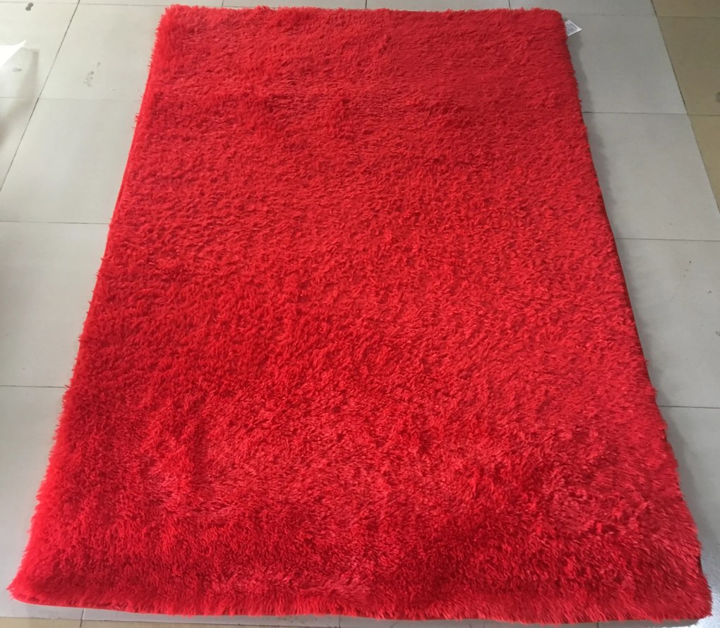 TA Koberec RED RED SILK Červený Obdĺžnikový Rozmer: 140x200 cm