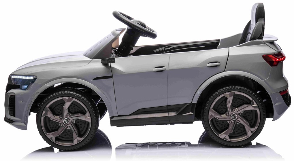 Detské elektrické vozidlo Audi SQ8 - sivá