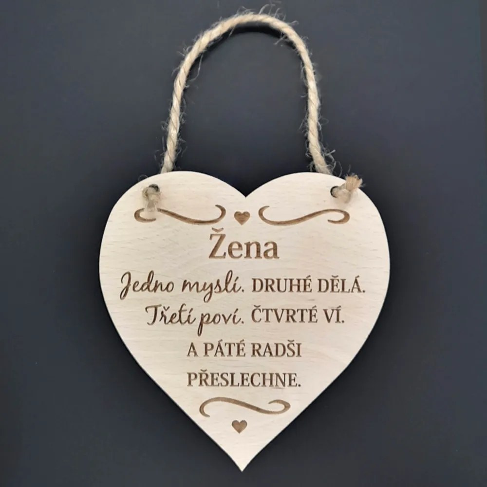 AMADEA Drevené srdce s textom Žena jedno myslí, druhé..., masívne drevo 16 x 15 cm