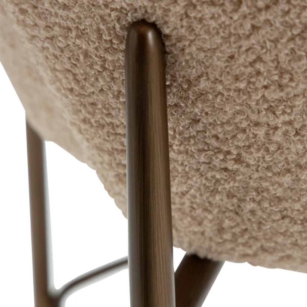 ORBIT ČALÚNENÁ BAROVÁ STOLIČKA almond bouclé/antique brass