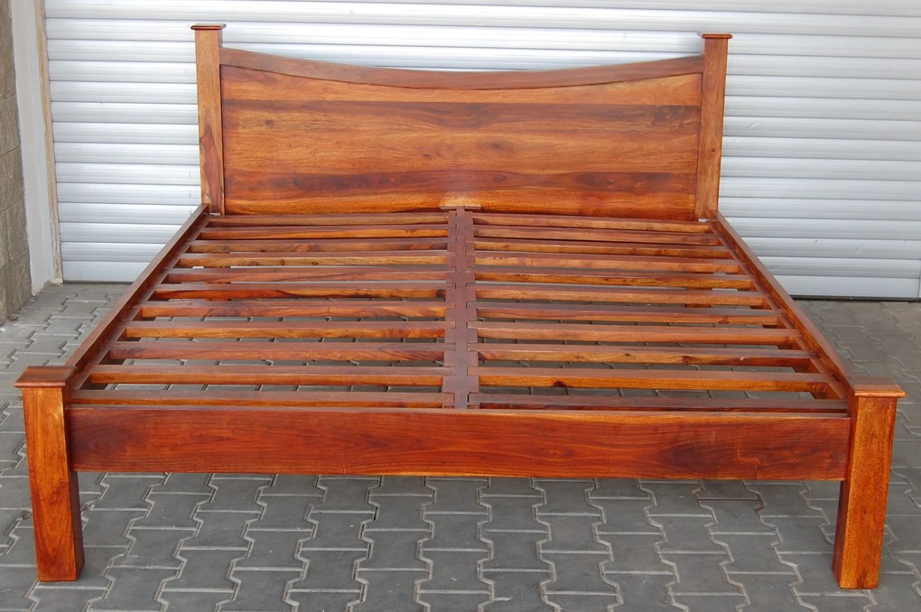 furniture-nabytek.cz - Masívna posteľ 160x200 z dreva palisander