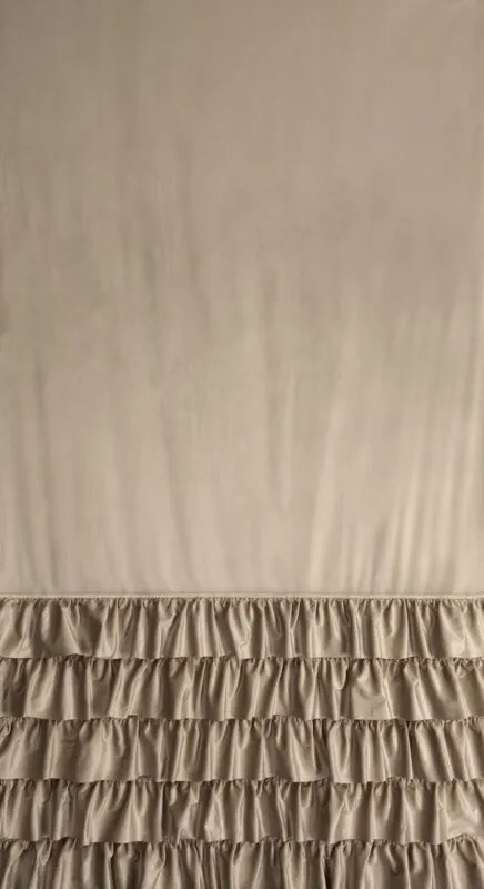 Dekorstudio Luxusný záves CARLI na pásku s volánikmi a trblietavým pásom kryštálov - tmavobéžový Rozmer závesu: 140x250cm