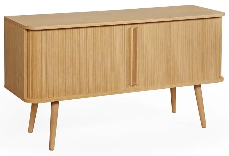 Nízka komoda v dekore duba s posuvnými dverami v prírodnej farbe 138x75 cm Rove – Woodman
