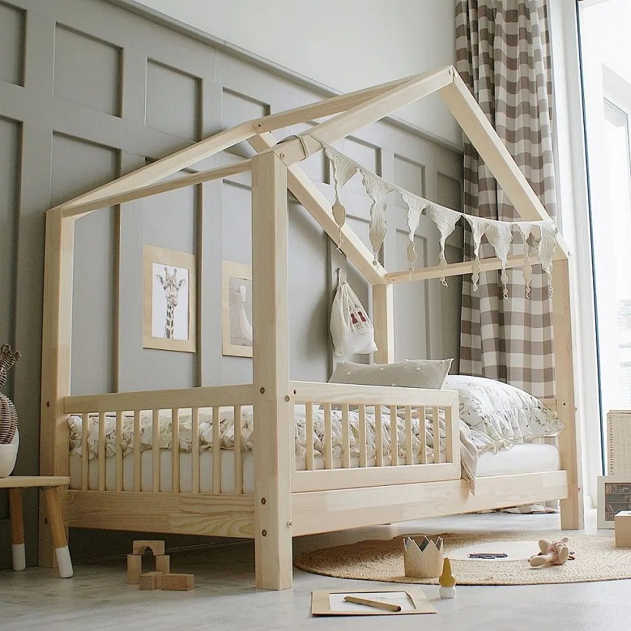 Detská domčeková postieľka Housebed so zábranou (okrúhle priečky) - 60 x 120 cm / prírodná