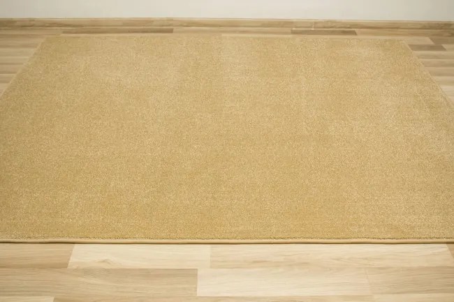 Metrážny koberec FOREST 50 medový