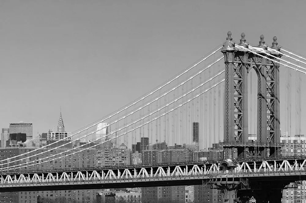 Samolepiaca fototapeta jedinečný Manhattan Bridge v čiernobielom prevedení