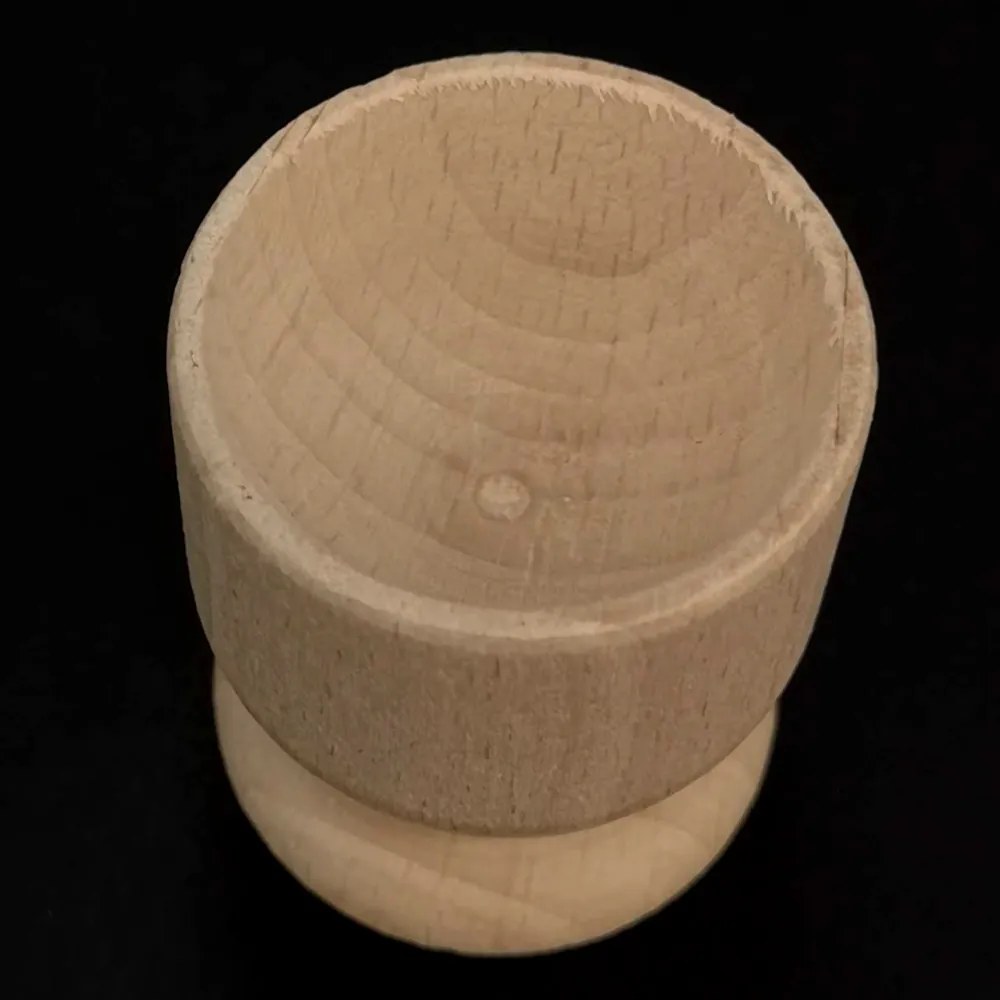 AMADEA Drevený kalíšok na vajíčko, masívne drevo, veľkosť 5 cm