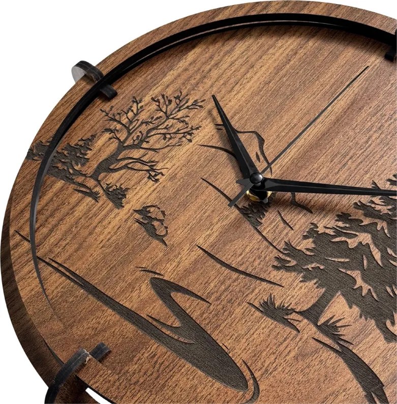 Drevené nástenné hodiny s motívom lesa – moderný dizajn | SENTOP HDF0588-ORECH-WENGE