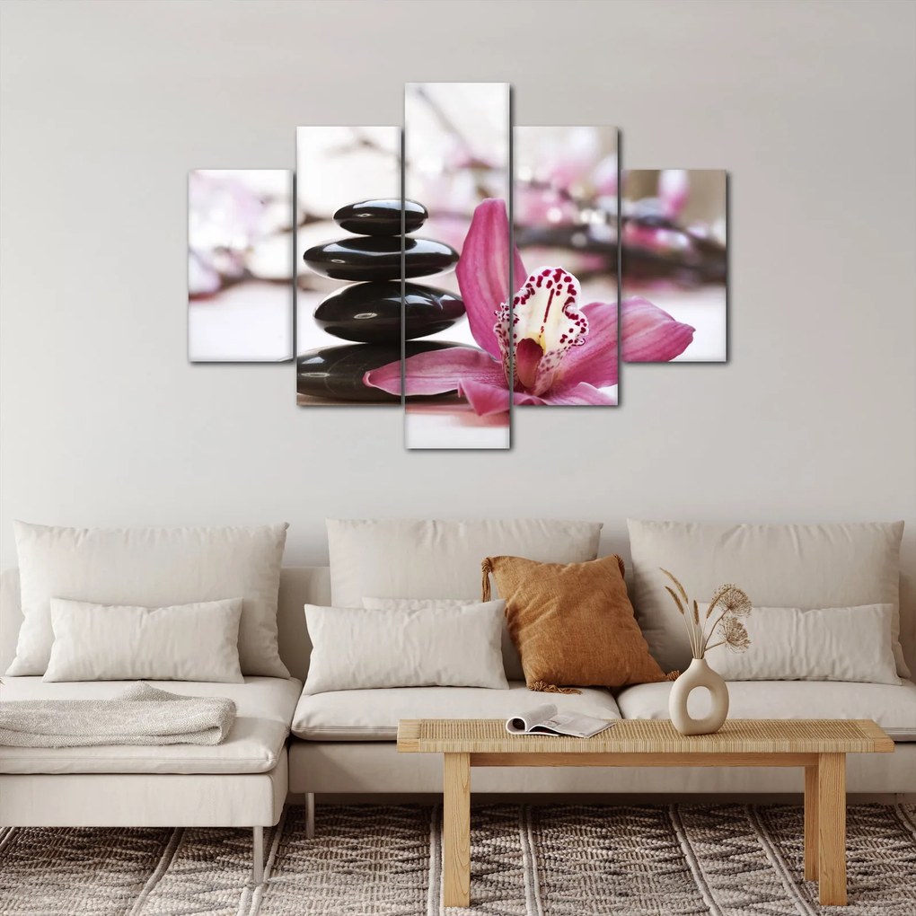 Obraz masážnych kameňov a orchidey na vode (150x105 cm)