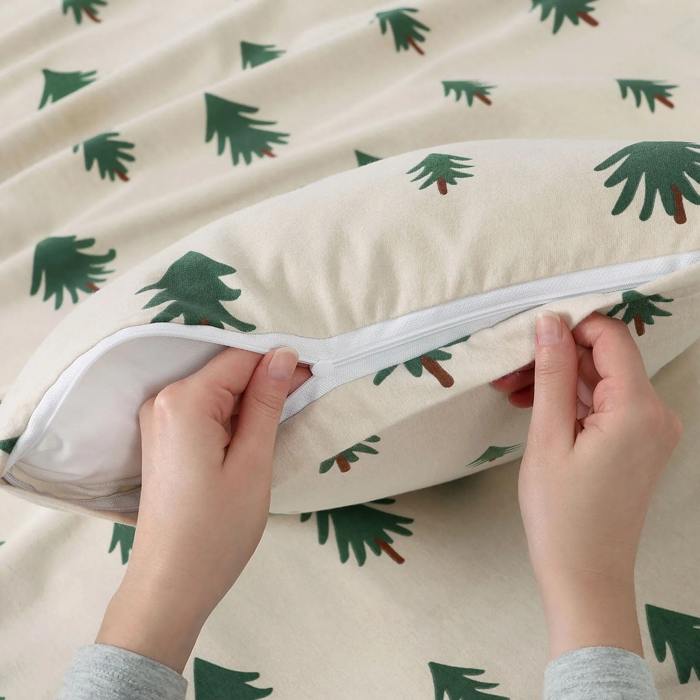 Goldea flanelová obliečka na vankúš - stromčeky na režnom 40 x 40 cm