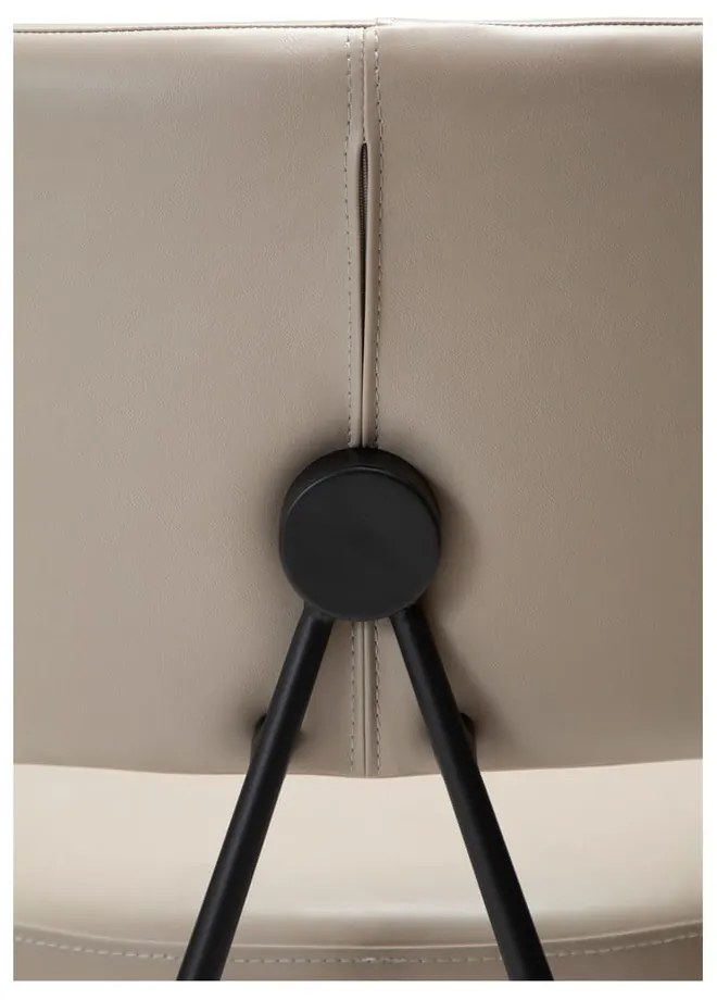 Béžová jedálenská stolička Roost – DAN-FORM Denmark