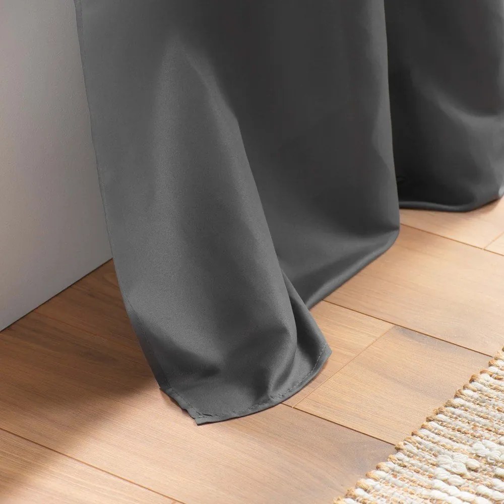 Antracitový záves z mikrovlákna 140x280 cm Absolu – douceur d'intérieur