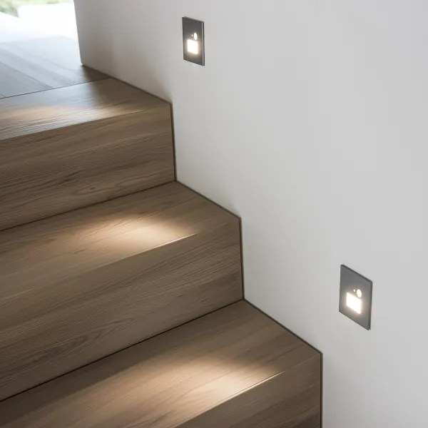 LED schodiskové svietidlo s pohybovým senzorom LED/1,5W/230V 3000/4000/6000K strieborné