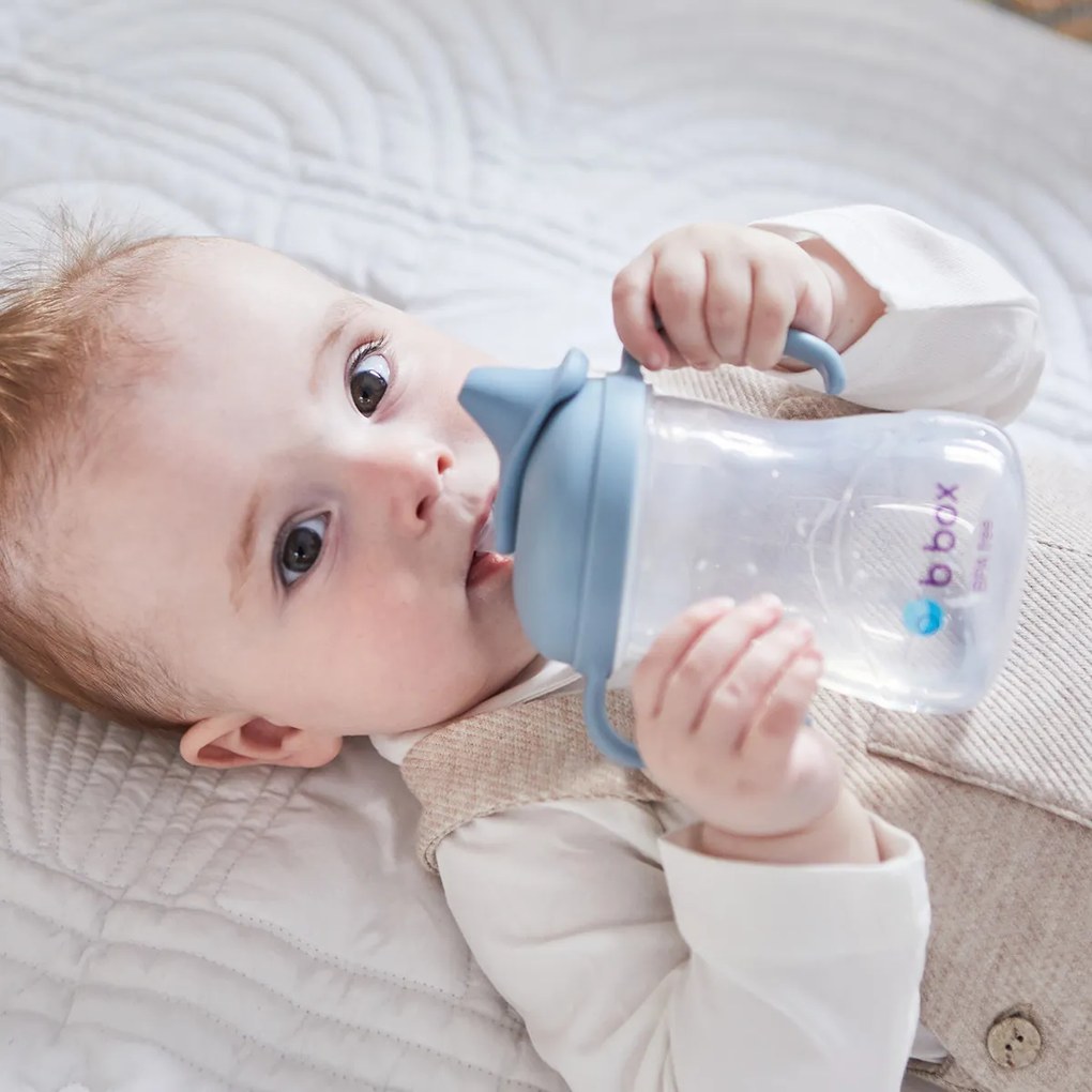 Hrnček s náustkom 4m+ - svetlomodrý 240 ml