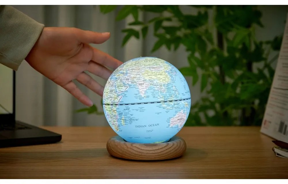 Glóbus ø 13 cm Atlas LED – Gingko