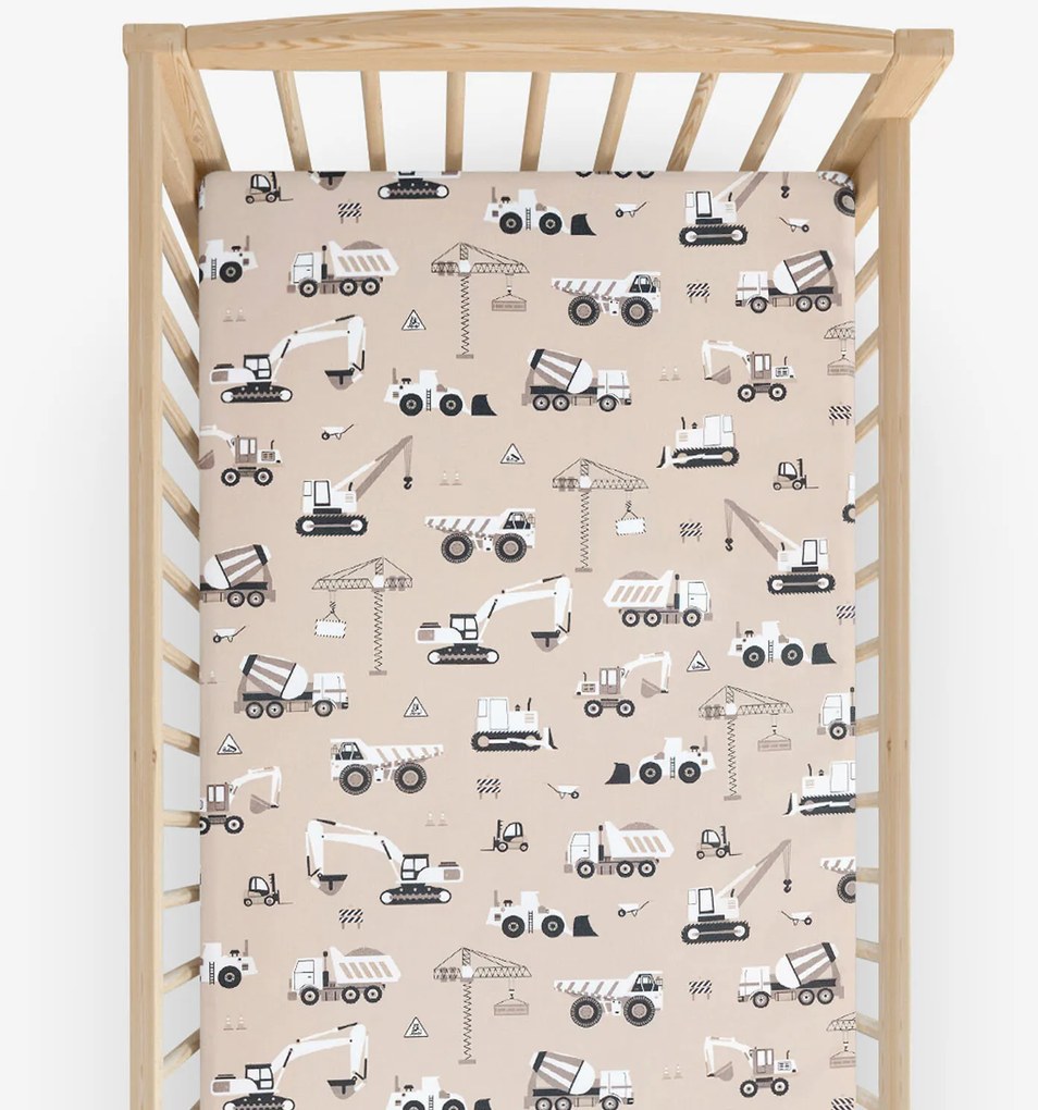 Goldea bavlnená napínacia plachta do detskej postieľky - nákladné autá a bagre na béžovom 60 x 120 cm