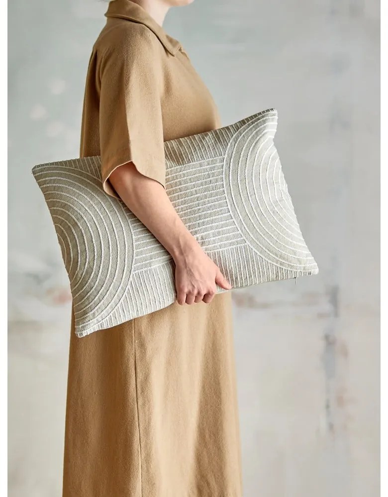 Dekoračný vankúš s prímesou ľanu 35x50 cm Chun – Bloomingville