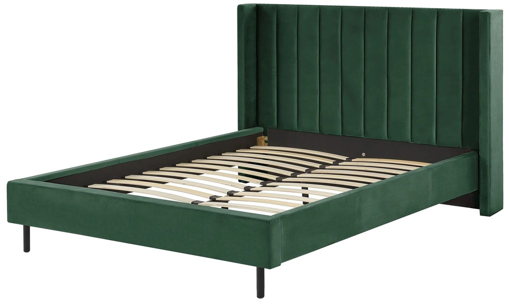 Zamatová posteľ 140 x 200 cm zelená VILLETTE Beliani