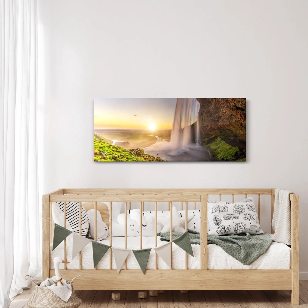 Obraz - Seljalandsfoss spoza vnútra jaskyne (120x50 cm)