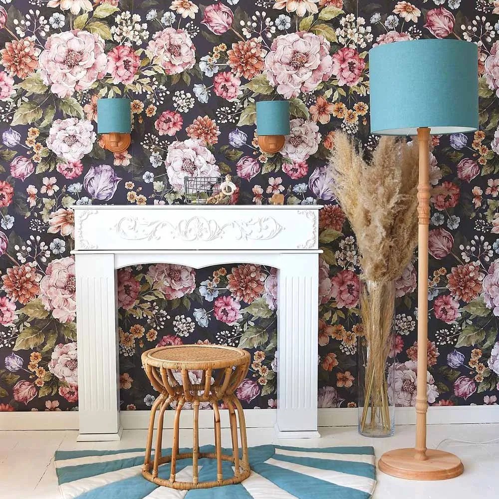 Tapeta kytica kvetov tmavá 280x100 cm